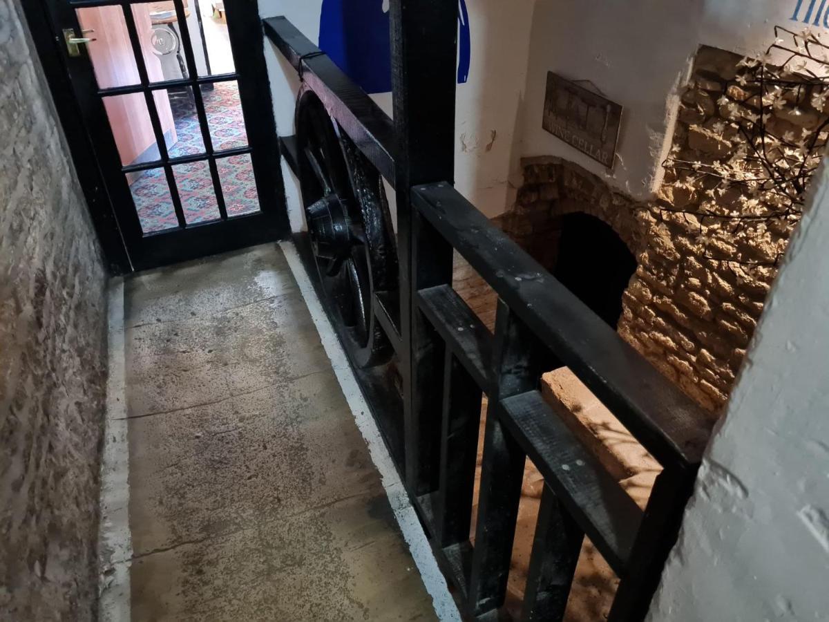 The Blue Cow Hotel South Witham Ngoại thất bức ảnh