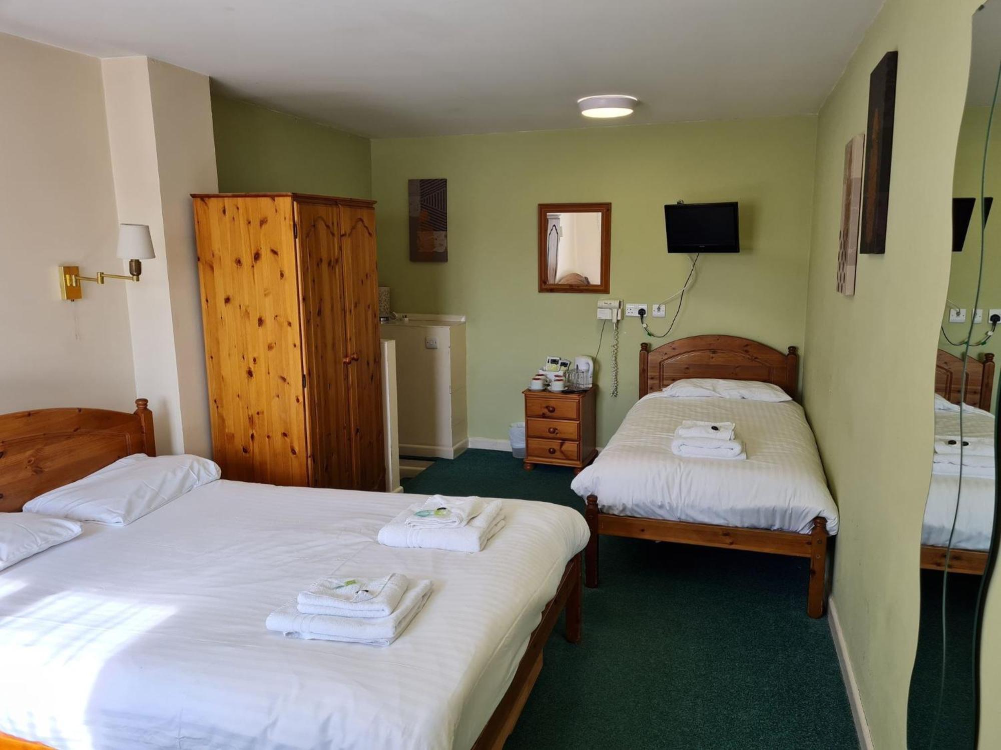 The Blue Cow Hotel South Witham Phòng bức ảnh