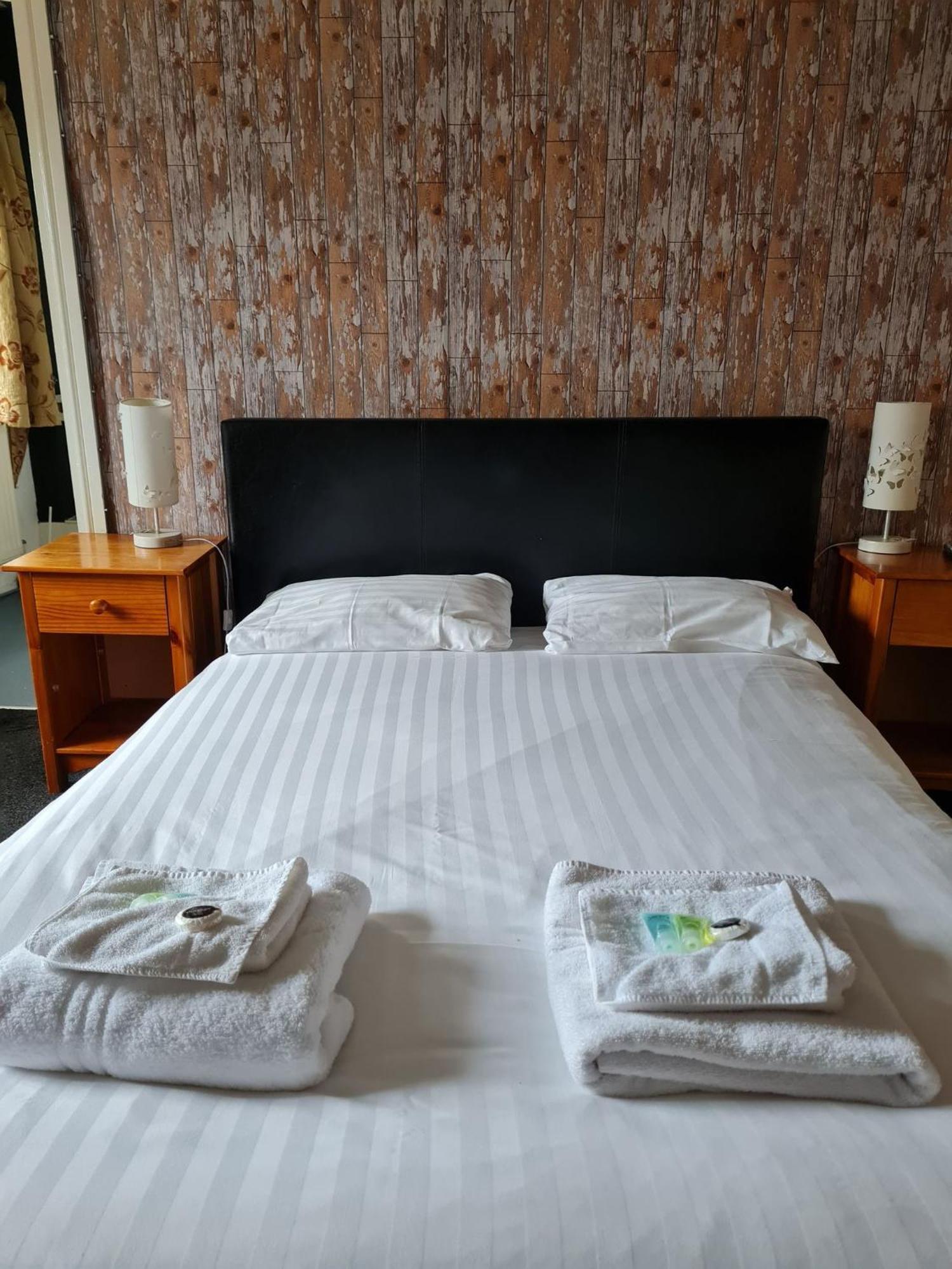 The Blue Cow Hotel South Witham Phòng bức ảnh